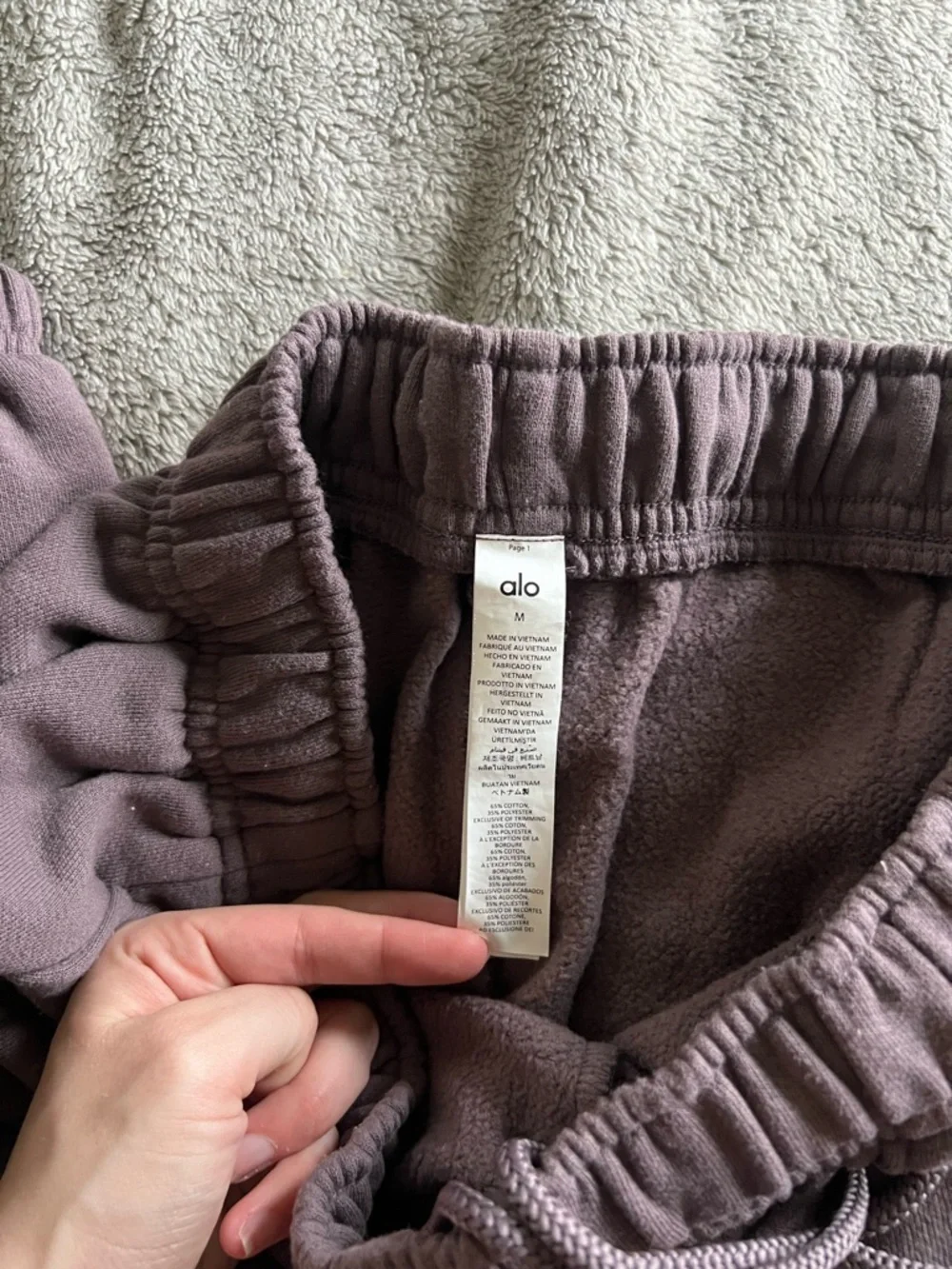 Alo Yoga Women’s Accolade Sweatpants Smokey Quartz Purple Medium